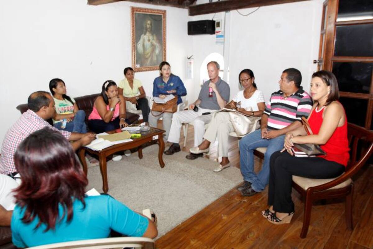 La reunión con el presidente de Fides, Alejandro Escallón, se realizó en la Alcaldía de Turbaco. Julio Castaño/ El Universal