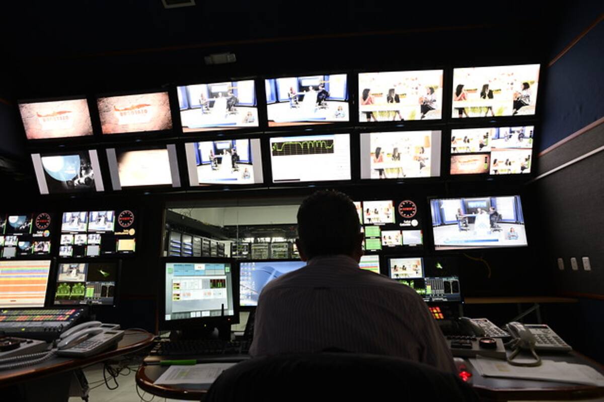 La televisión pública debe fortalecer la identidad cultural del país