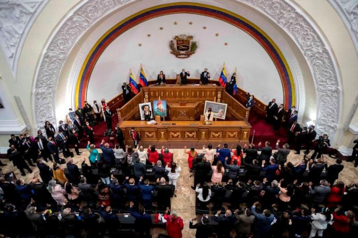 Aliados de Maduro retoman el control de la Asamblea Nacional