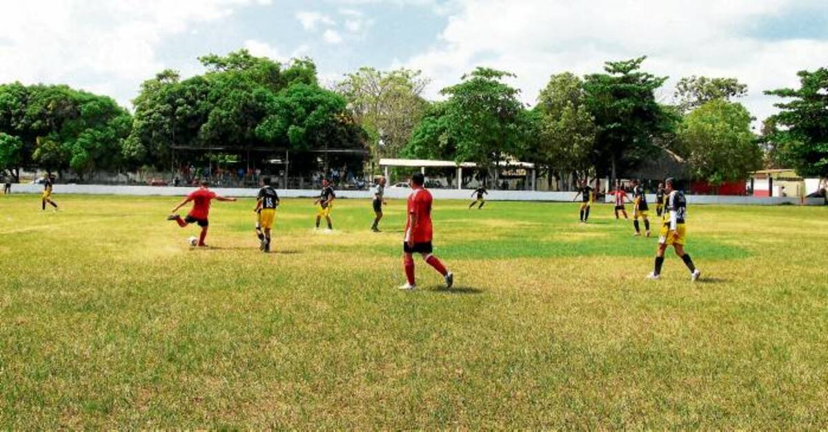 En Sahagún el fútbol sigue generando muchas emociones a los aficionados de este deporte. FOTOS: JULIO FLÓREZ PACHECO/EL UNIVERSAL
