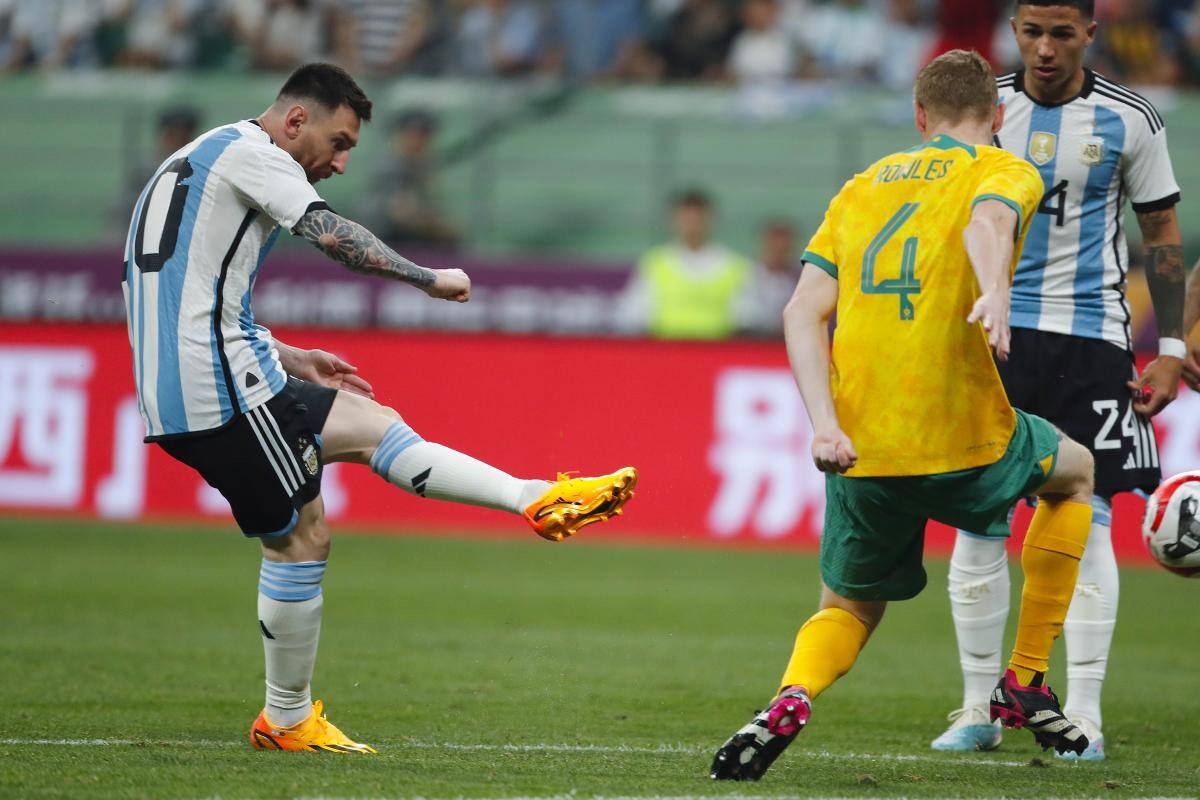 Video: Argentina ganó con un golazo de Lionel Messi