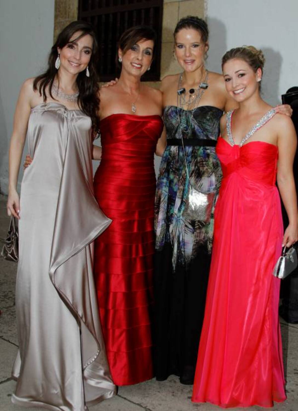 Natalia Maciá, María Patricia de Matiz, Verónica Matiz y Carolina Villegas.