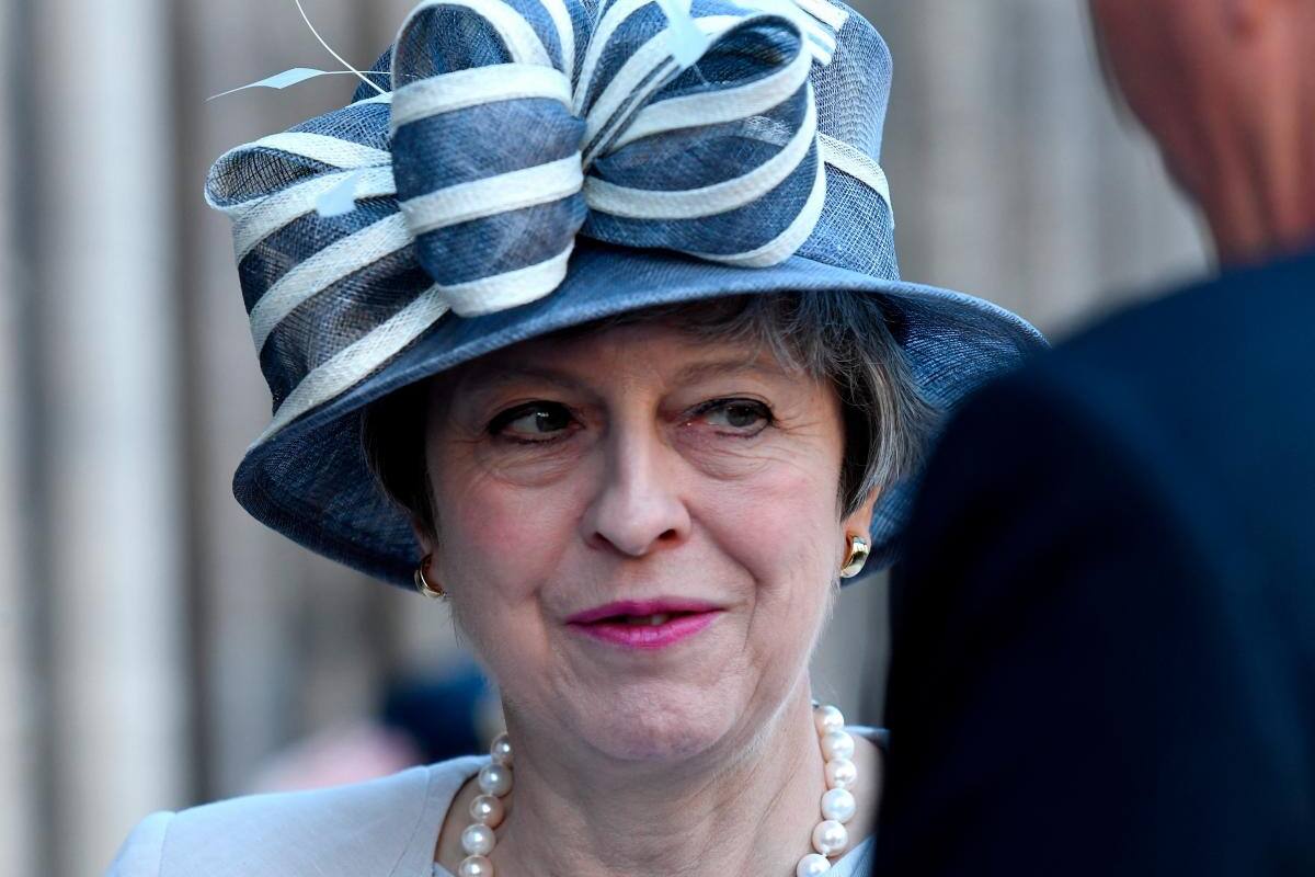 Theresa May firma la carta de dimisión