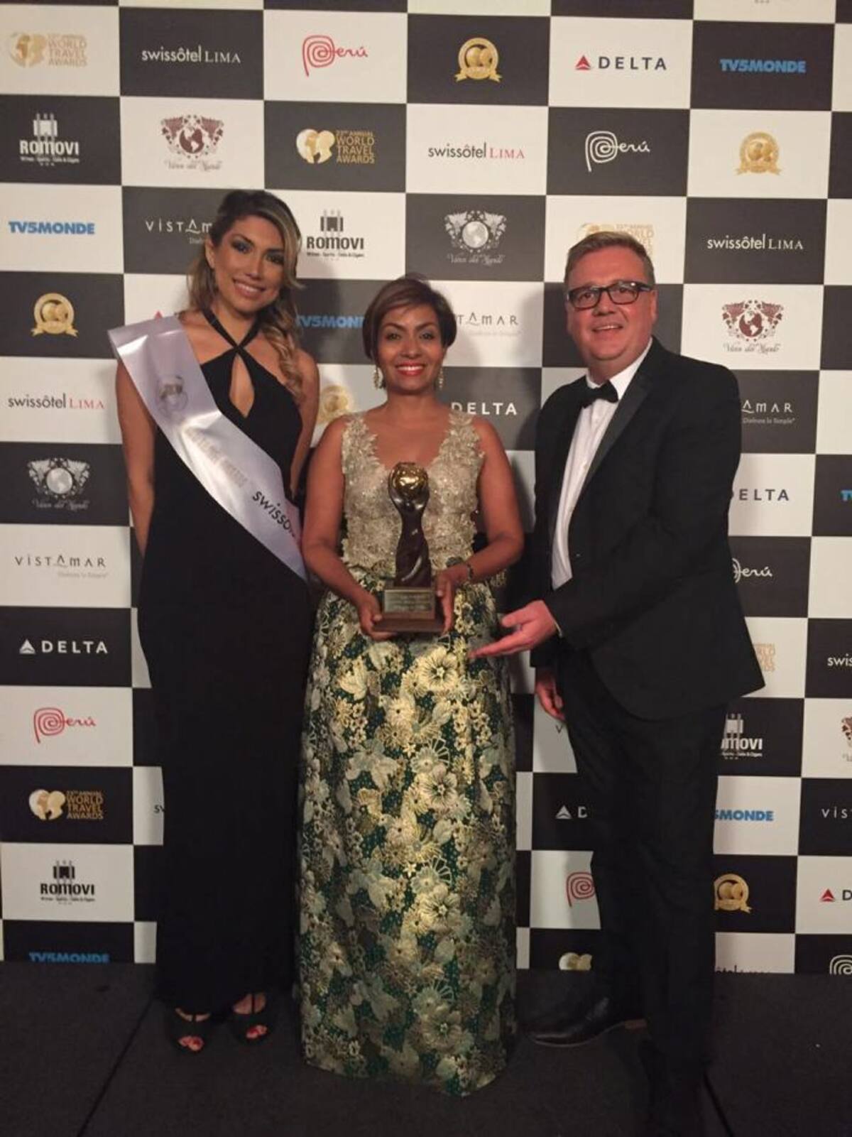 Zully Salazar Fuentes, presidenta de la Corporación Turismo Cartagena de Indias, (Corpoturismo), fue la encargada de recibir el galardón.