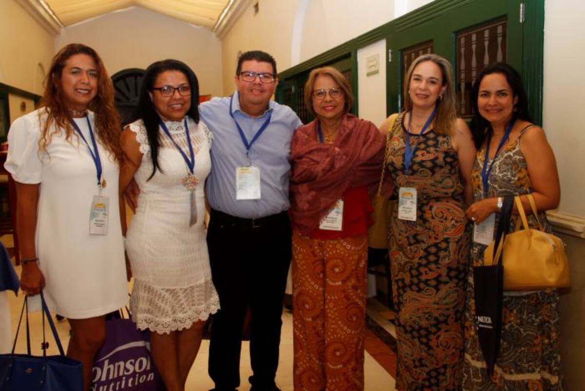 Katia Escorcia, Dayra Marimón, Edwin Valencia, Nenna Lung, Natalia Lemus y Blanca Muñoz. CORTESÍA