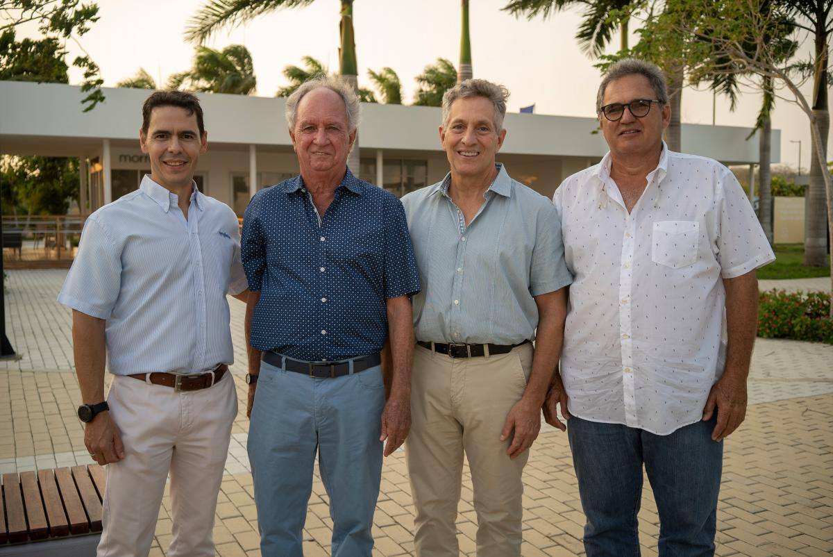 Ricardo Segovia, Mike Arango, Juan Fernández y Diego Otoya.
