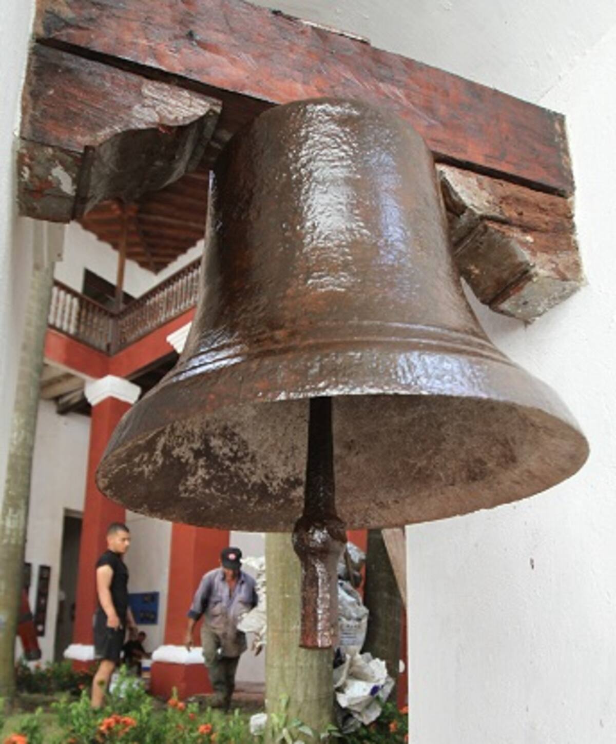 Una de las dos valiosas reliquias que harán parte del monumento Campanas de la Libertad. AROLDO MESTRE-EL UNIVERSAL