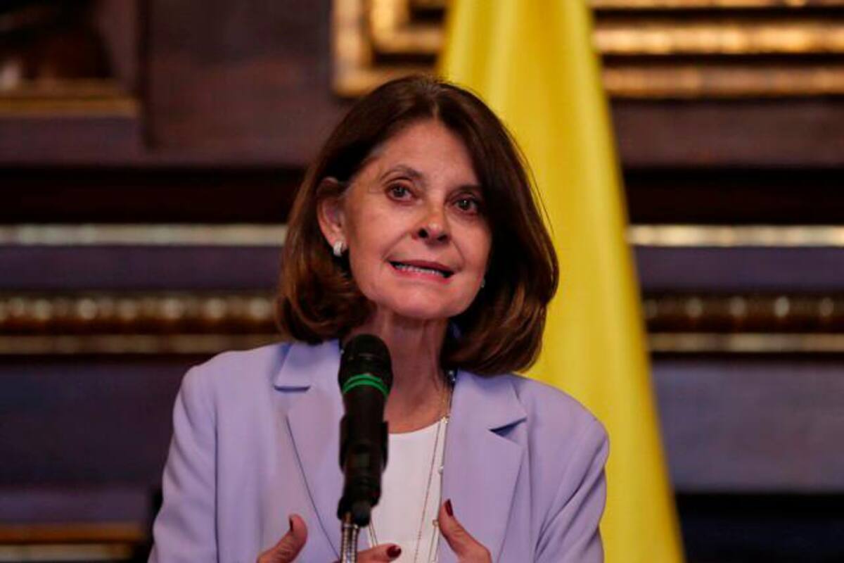 Vicepresidenta deseó éxitos al nuevo canciller, Álvaro Leyva