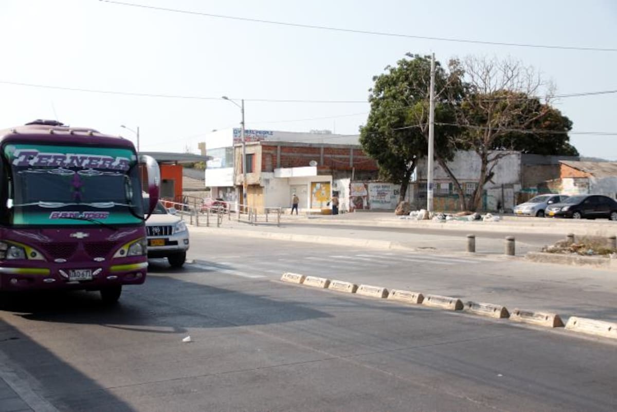 La pintura de esas señales viales, con el paso del tiempo se fueron borrando por el paso de los vehículos, la lluvia y el tráfico peatonal. DANIELA BUELVAS- EL UNIVERSAL