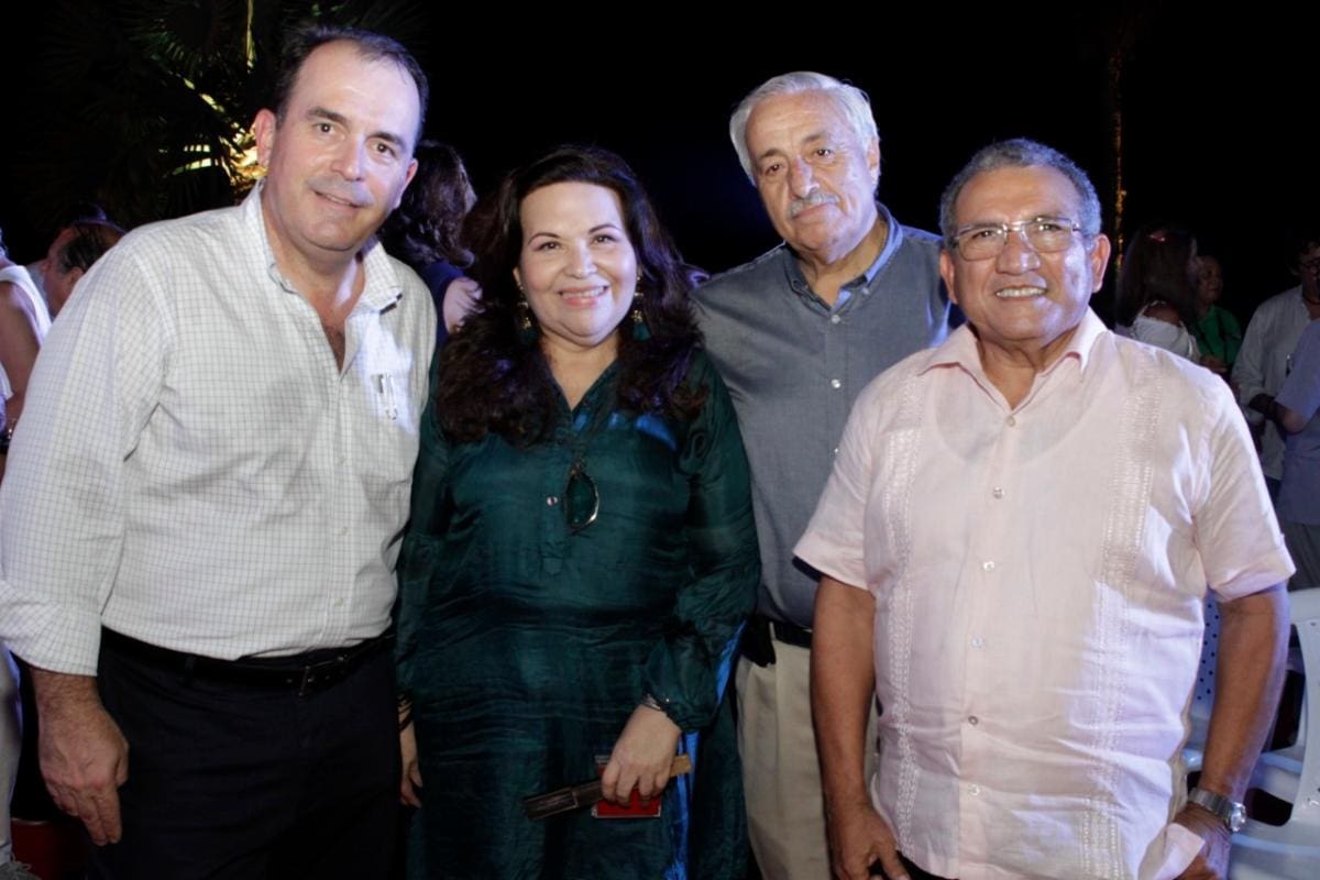 Guillermo Del Castillo, Lisset González Rubio, Jaime De La Cruz y Álvaro Cubas.