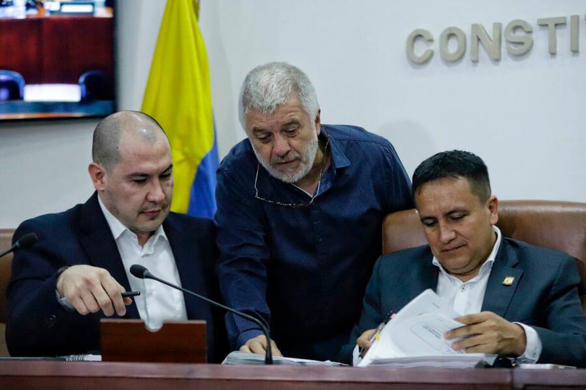 División en el partido Conservador frente a la reforma laboral