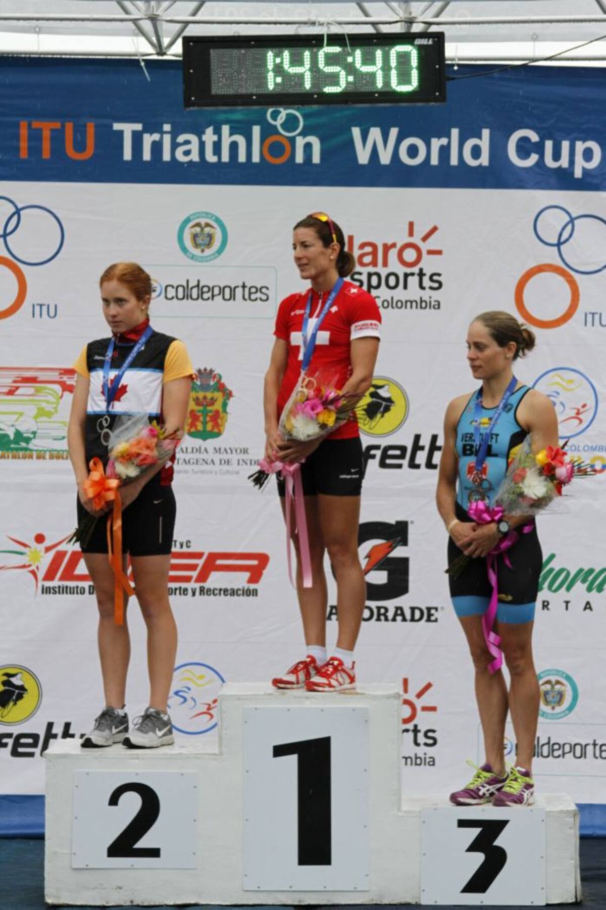 Paula Findlay (Canadá), Nicola Spirig (Suiza) y Katrien Verstuyft (Bélgica). JULIO CASTAÑO - EL UNIVERSAL