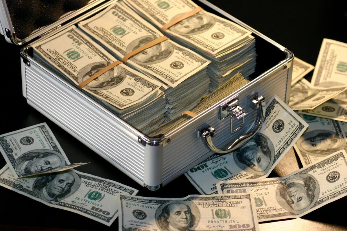 Así cerró el dólar el viernes 21 de abril de 2023 en Colombia