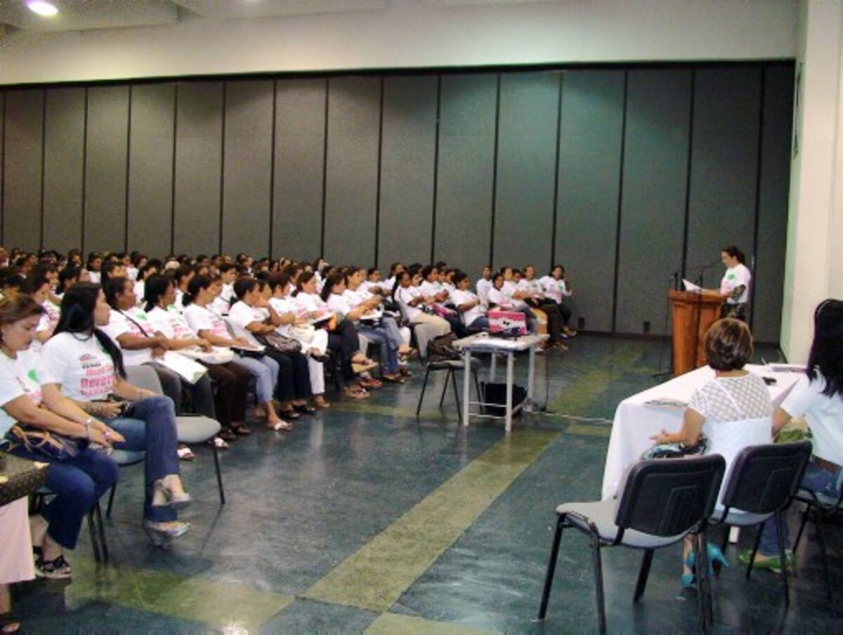 Seminario de políticas de igualdad de oportunidades para mujeres.
