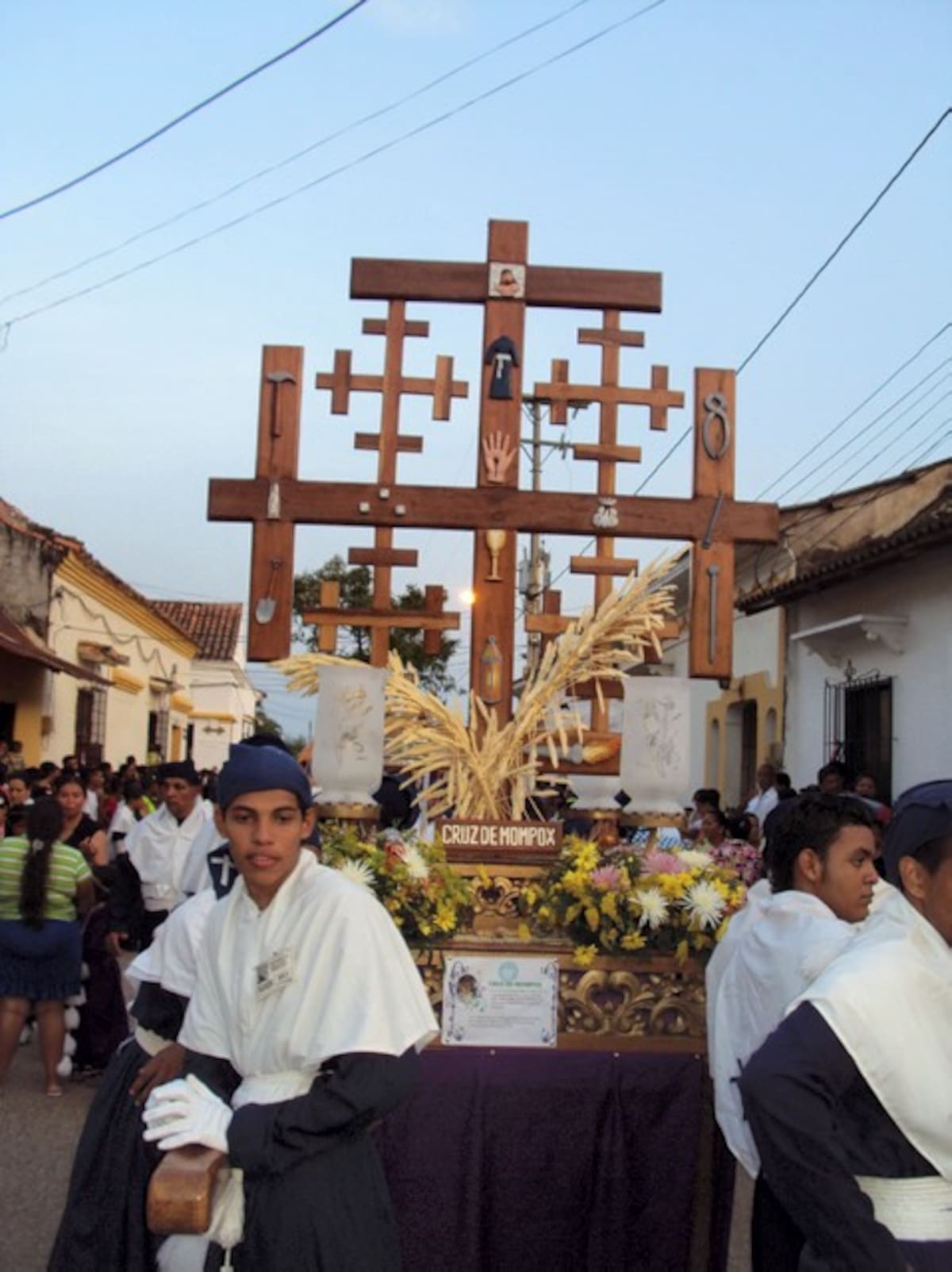 Paso de la Santa Cruz De Mompox, el Jueves Santo.