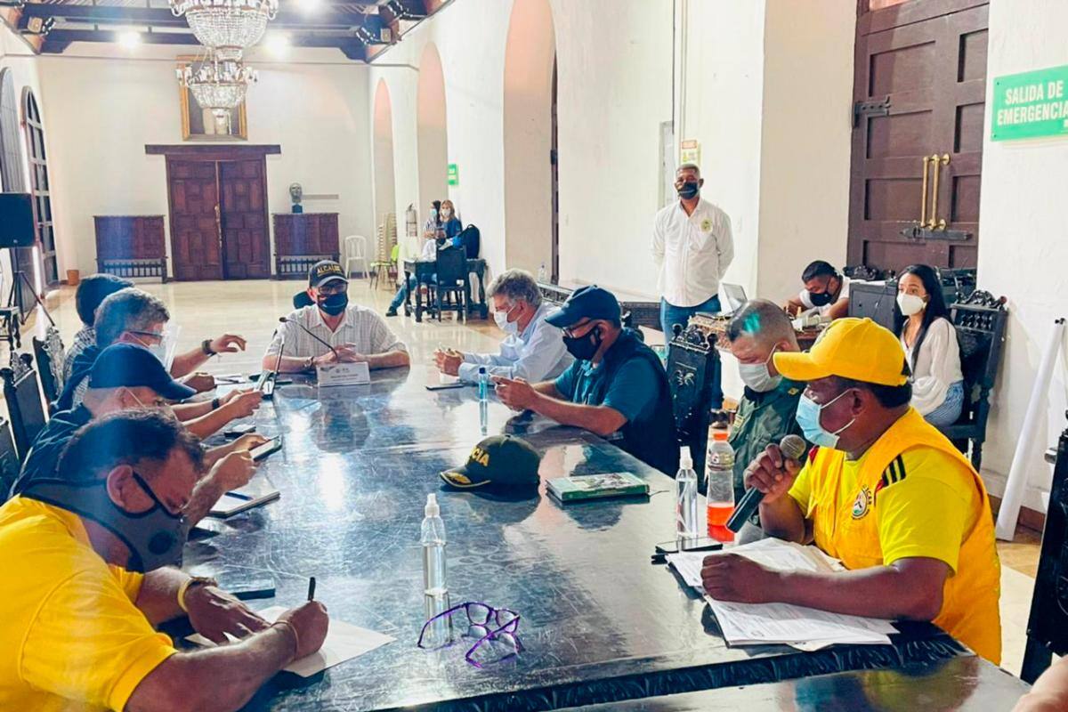 Paro de taxistas: alcalde Dau se reúne con representantes del gremio