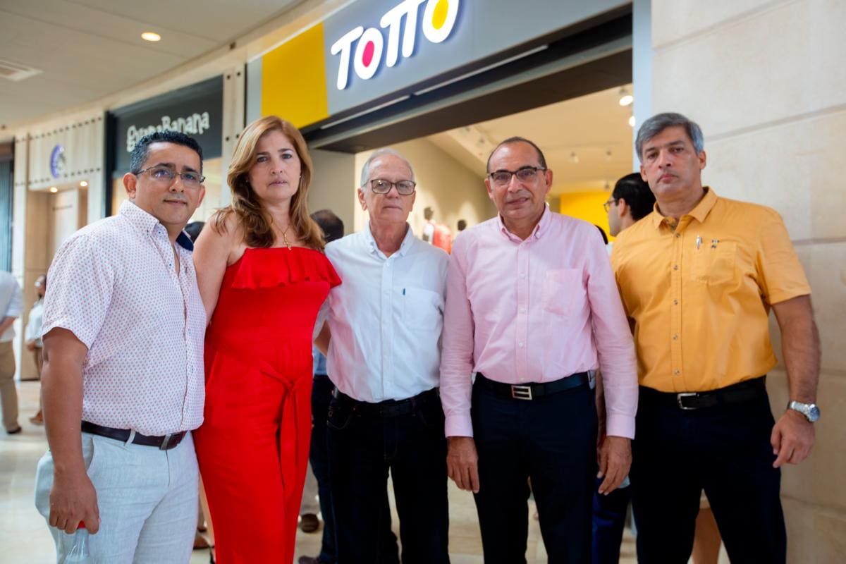 Eduardo Velásquez, Ingrid Nordmann, Horacio Baena, Julio Salas y Alejandro Nordmann.