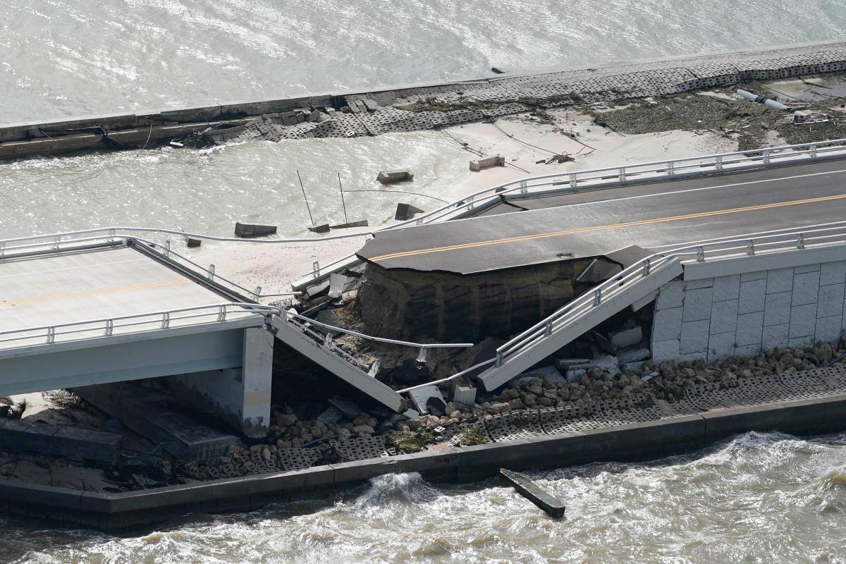 El huracán Ian llegó a tierra como un huracán de categoría 4 según el Centro Nacional de Huracanes y salió al Océano Atlántico en la costa este de Florida. //AP