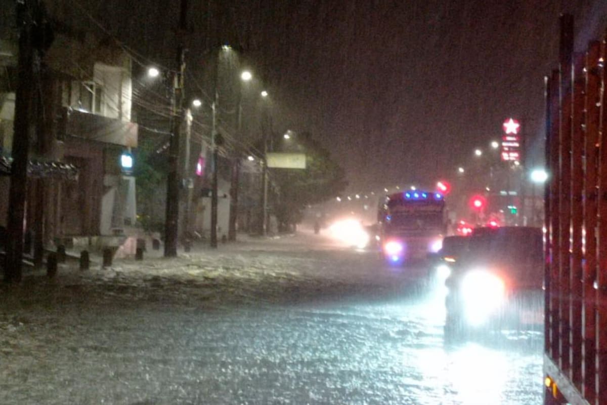 Aguacero cae en Cartagena y causa estragos