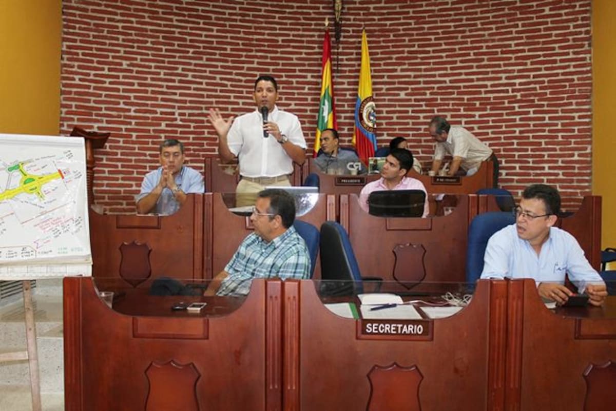 El gerente de transcaribe José López anunció ante el Concejo que el Tramo 5A en Bazurto estará listo el 15 de enero de 2015 y que no habrá más sobrecostos Cortesía.