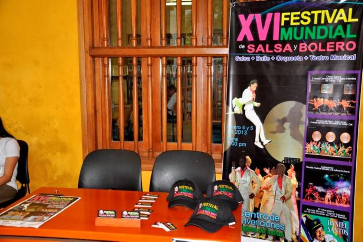 En el Mercado Cultural del Caribe se exhibe un stand del Festival Mundial del Bolero, a realizarse el 4 y 5 de enero próximo. Cortesía