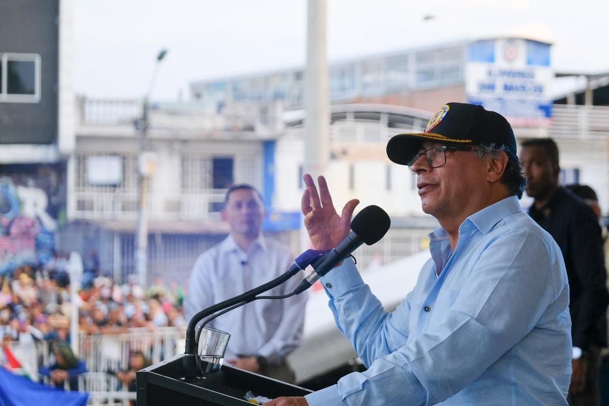 Reacciones a la propuesta de Petro de convocar una Constituyente