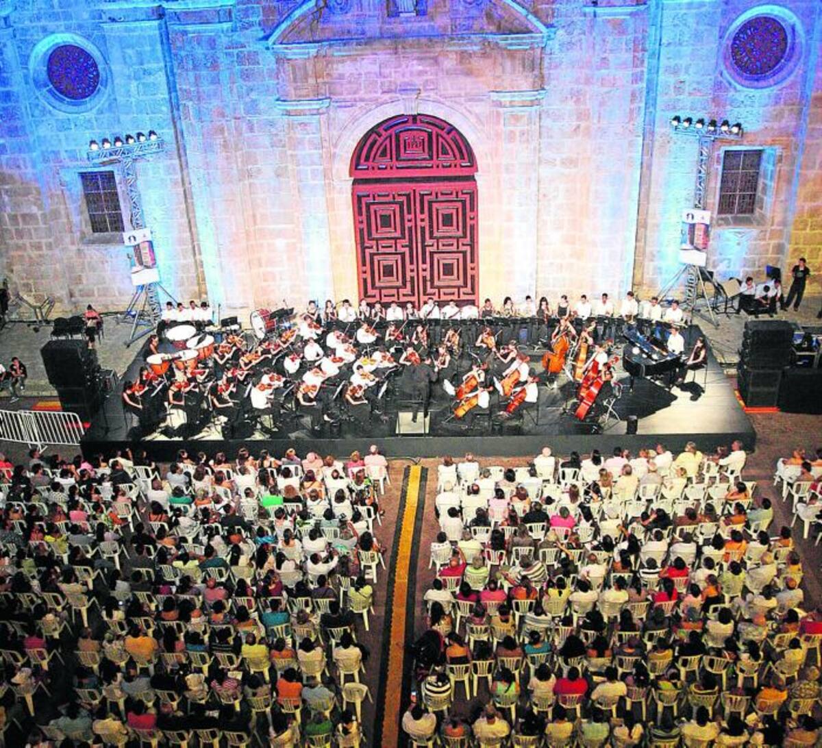 Plaza San Pedro bajo el reino de la música. ÓSCAR DÍAZ/EL UNIVERSAL