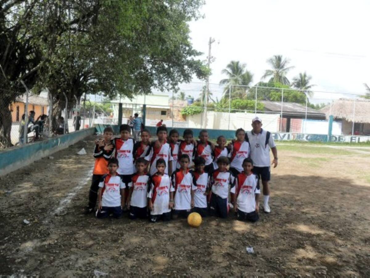 Pase Sport ganó el título de fútbol menor en el oro blanco en la categoría preinfantil al vencer 6x0 al equipo de Fumigadores de Cereté.