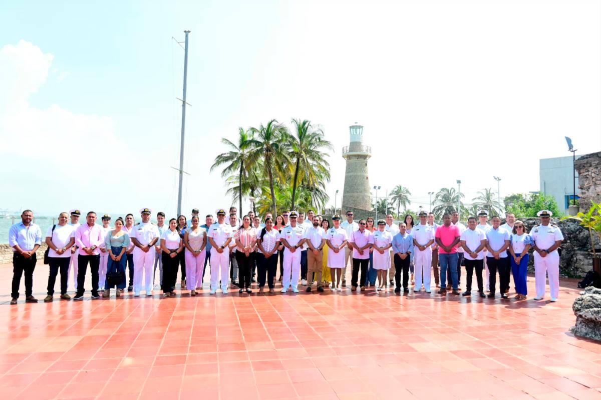 Armada de Colombia lidera foro de autoridades regionales y locales