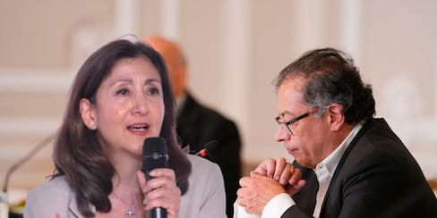 Ingrid Betancourt a Petro: “está siguiendo el guión para un caos total”