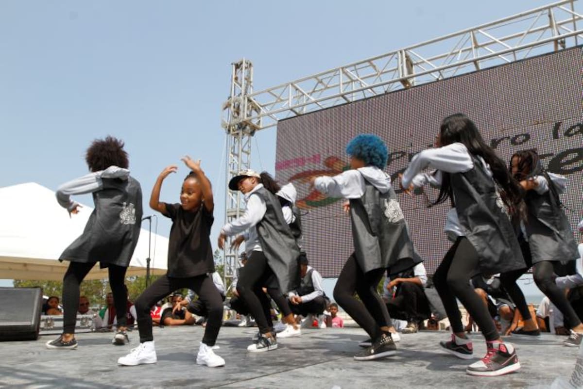 El grupo Latin Dance fue el encargado de amenizar el evento //Foto Julio Castaño-El Universal.
