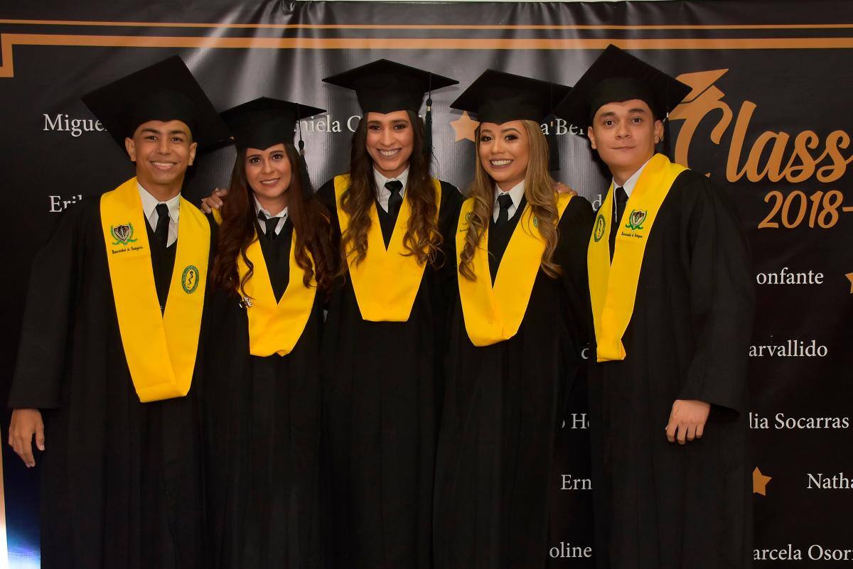Víctor Abdala Pitalúa, Erika Álvarez Ibarra, Melissa Luque Ovalle, Daniela Carvajal Rodelo y Fernando Barrios Pérez.