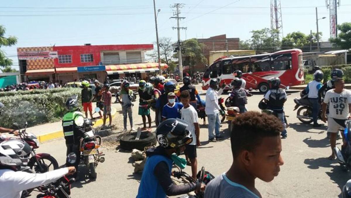 Bloqueo de mototaxistas en La Cordialidad. Cortesía.