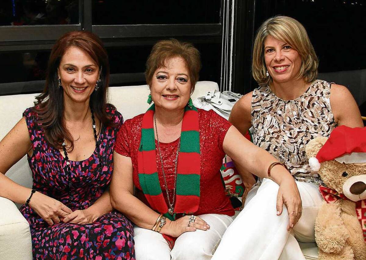 María Claudia Trucco, Margarita de Del Castillo y Josefina de De La Espriella.