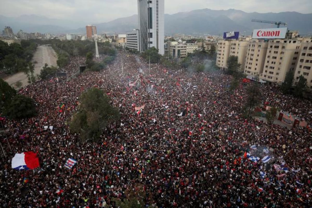 Más de un millón de personas marchan en Chile contra Piñera y la desigualdad social
