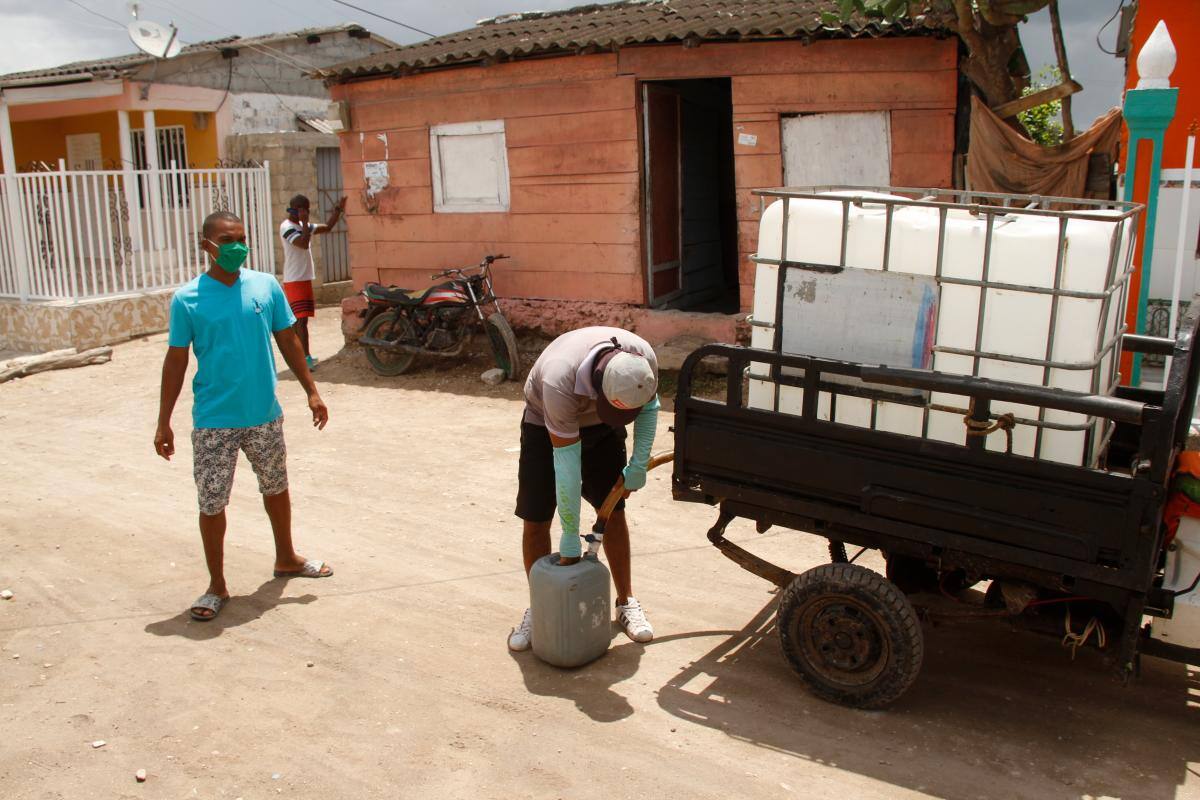 Bocachica: compran entre $200 y $300 mil en agua al mes