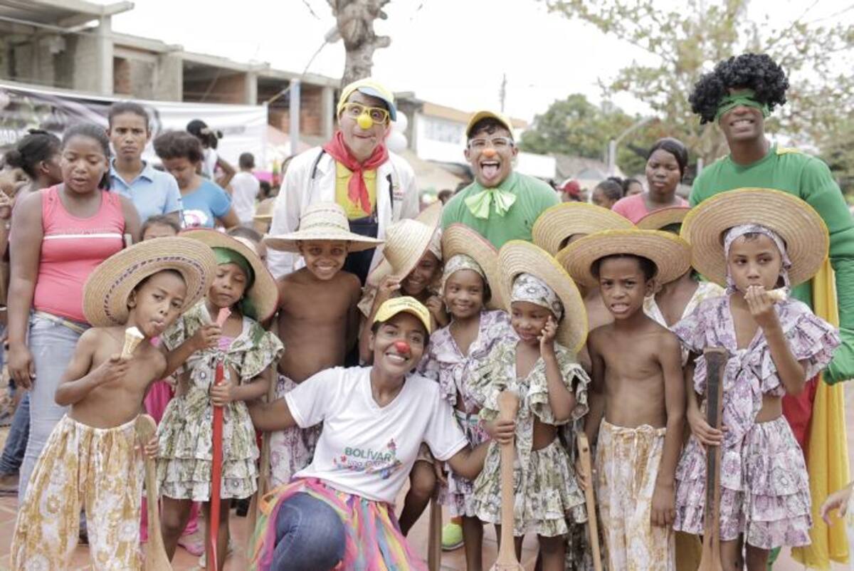 La caravana llevó alegría a padres e hijos de Marialabaja, Turbaco y Arjona. CORTESÍA.
