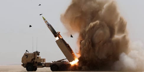 EE. UU. golpea a Irán y destruye una torre clave para controlar el estrecho de Ormuz