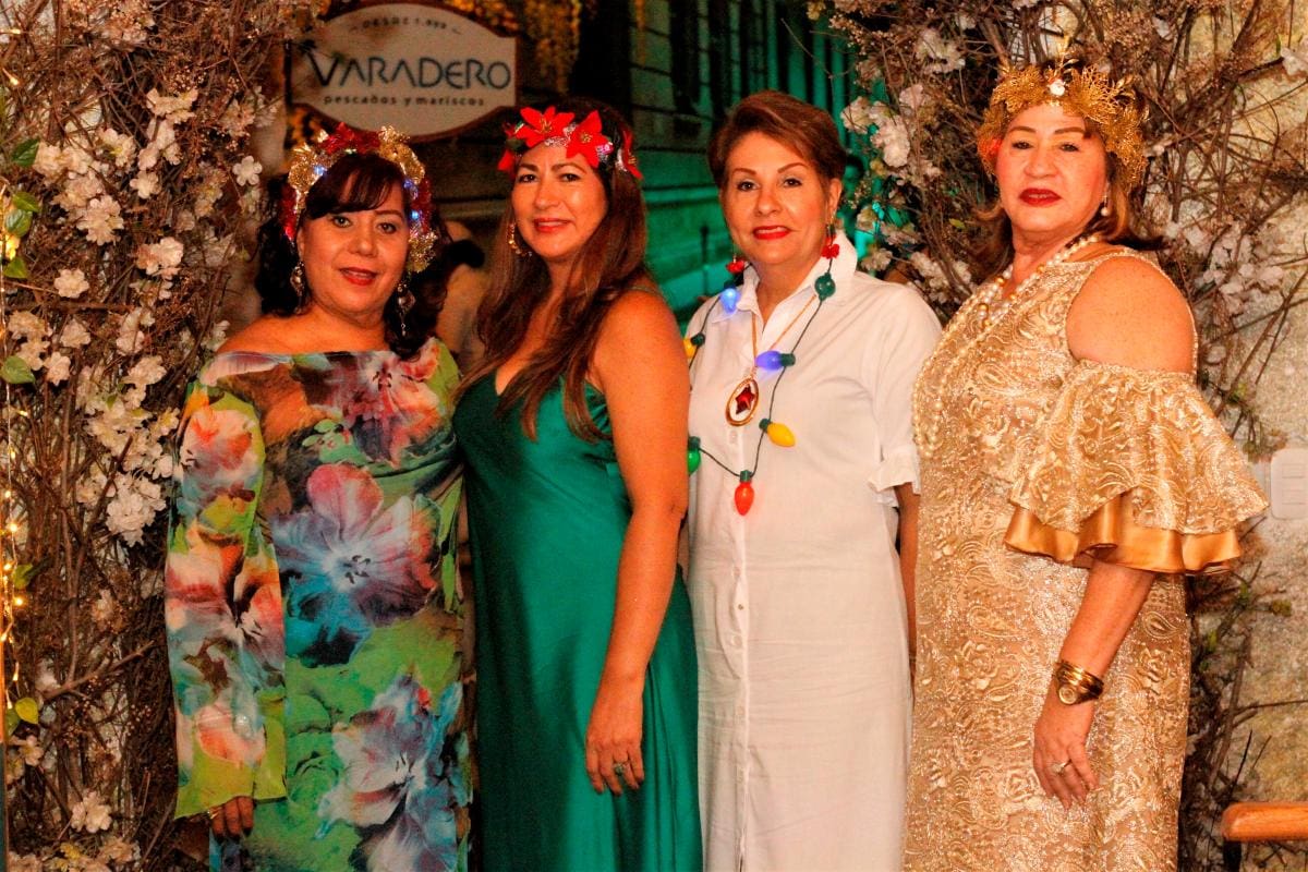Carmelita Cabaleiro, Linda Ramos, María Conzuelo Arrieta y Martha Yarzagaray.