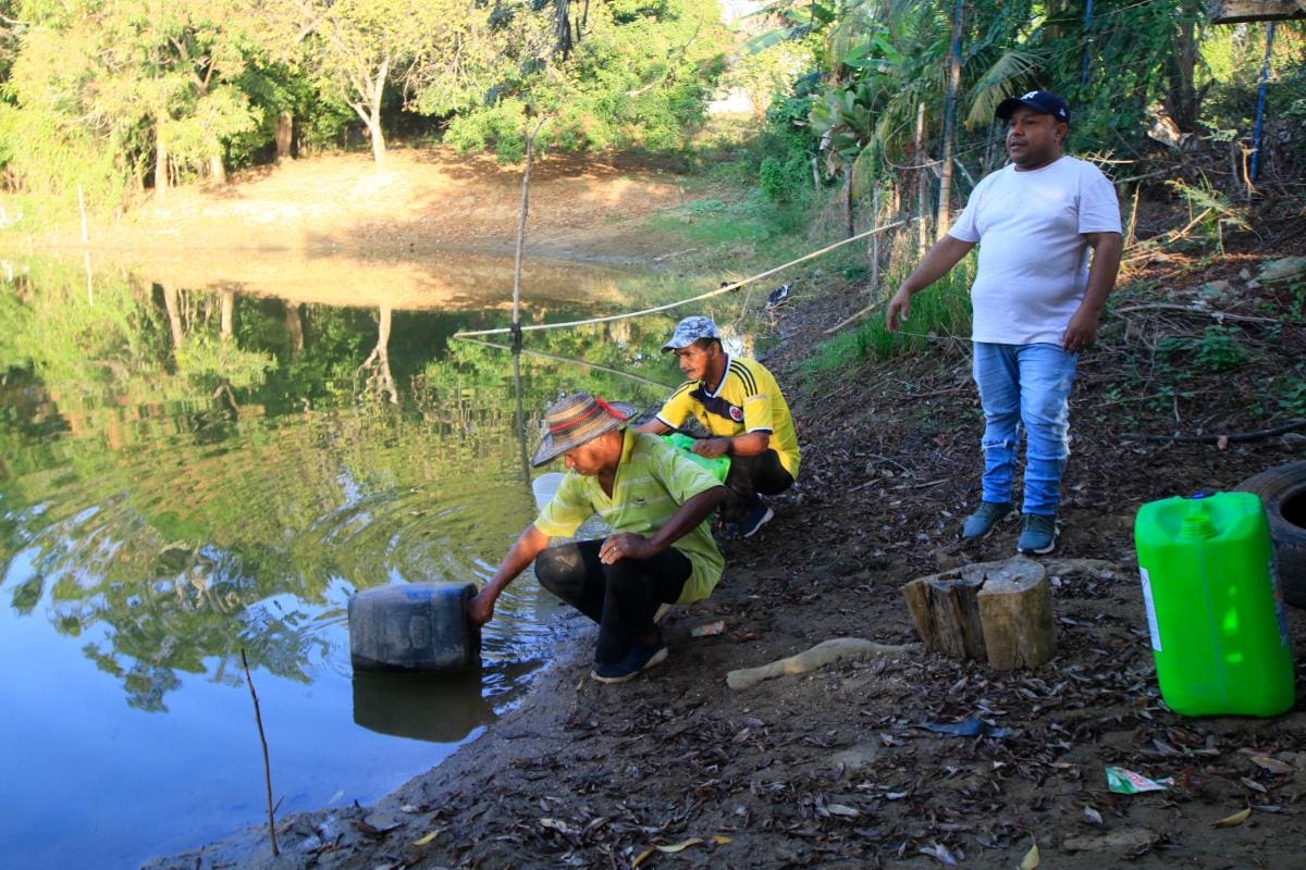 Los pozos aledaños a la comunidad ya no tienen casi agua.