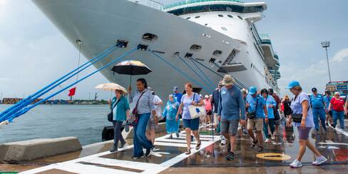 Cruceros en Cartagena: 166 recaladas en la temporada y 23 buques pernoctando