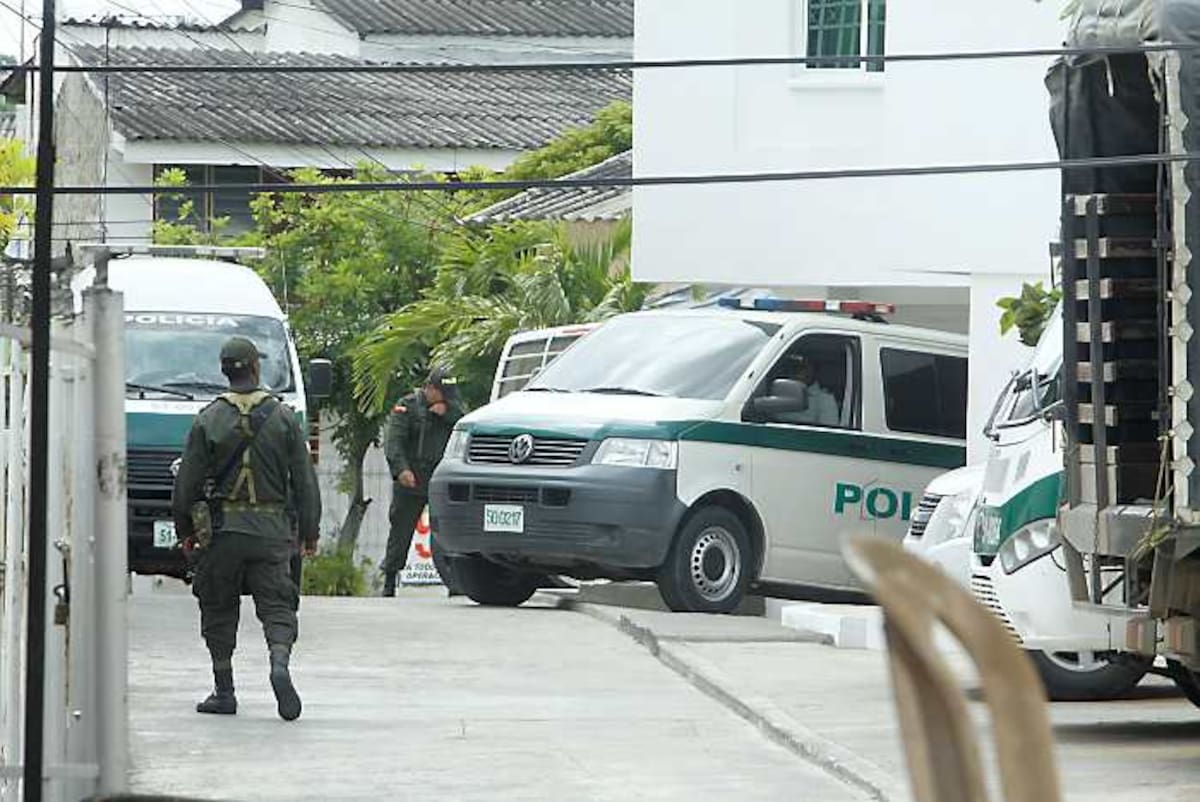 En el parqueadero del Comando de la Policía de Bolívar, en el barrio Blas de Lezo, fue hallado el cuerpo del uniformado que se suicidó. Cortesía