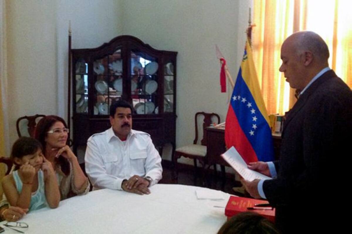 El matrimonio fue efectuado por el Alcalde de Caracas. AFP HO