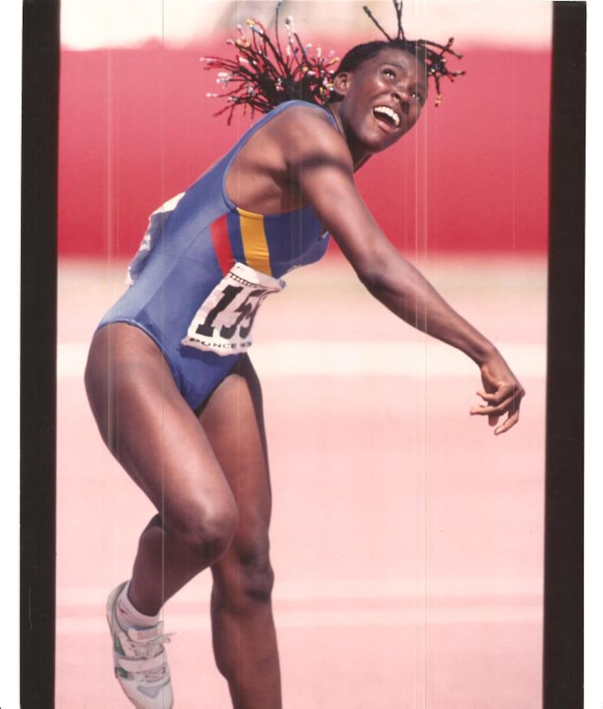 La atleta pide ayuda. Cortesía