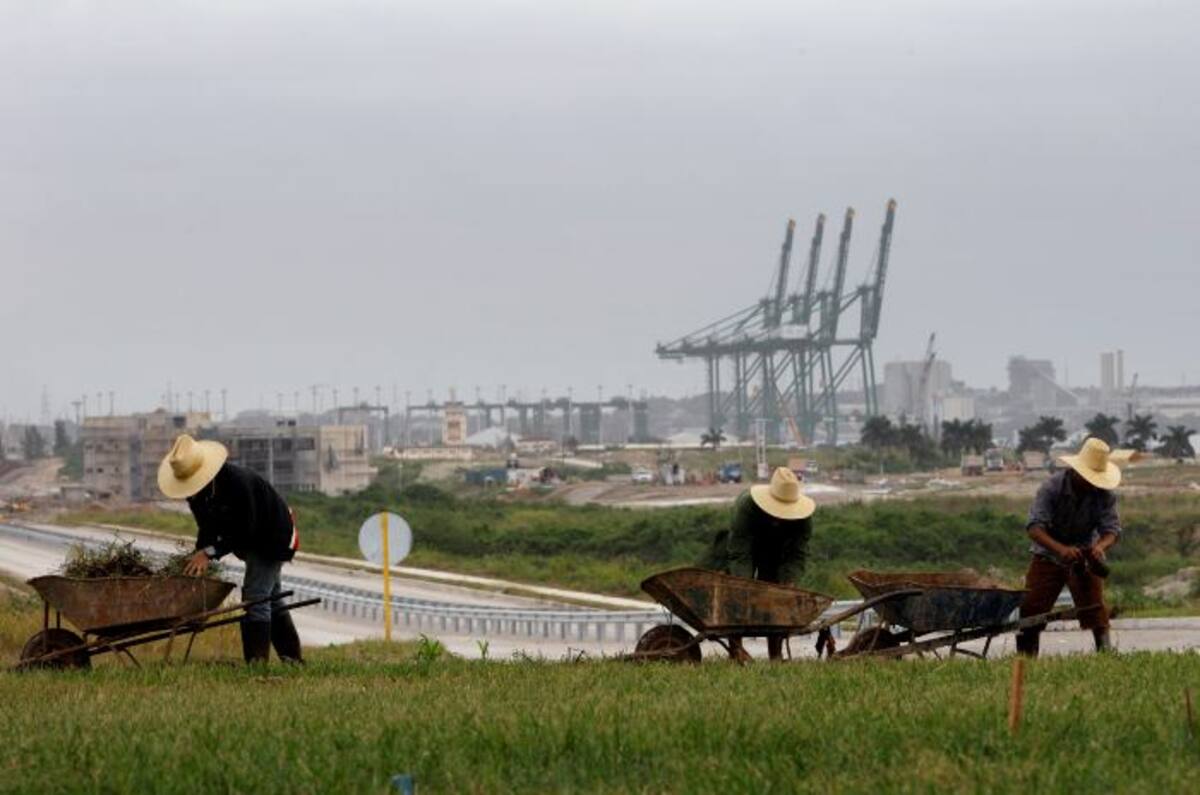 Puerto de Mariel en Cuba,resurgir de la economía de Cuba. AP