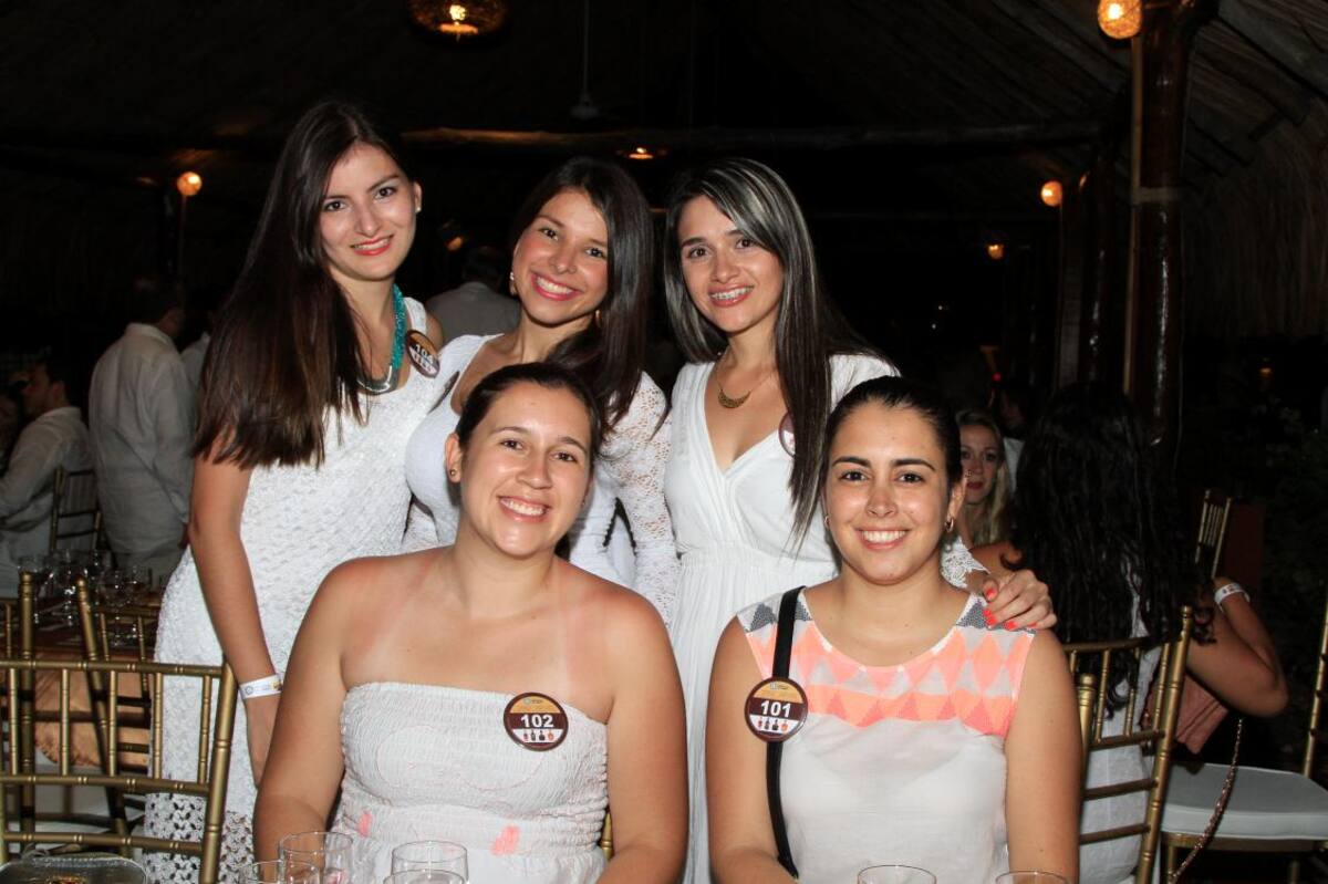 De pie: Luisa María Rojas, Laura Orozco y Diana Muñoz; sentadas: Andrea Vélez y Angélica Payán. Fotos MARUJA PARRA/EL UNIVERSAL/