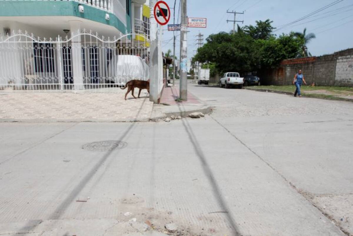 La comunidad de Nuevo Campestre se queja por el desmonte de las “talanqueras” que proporcionaban seguridad e impedían el paso de vehículos pesados. // JULIO CASTAÑO-EL UNIVERSAL