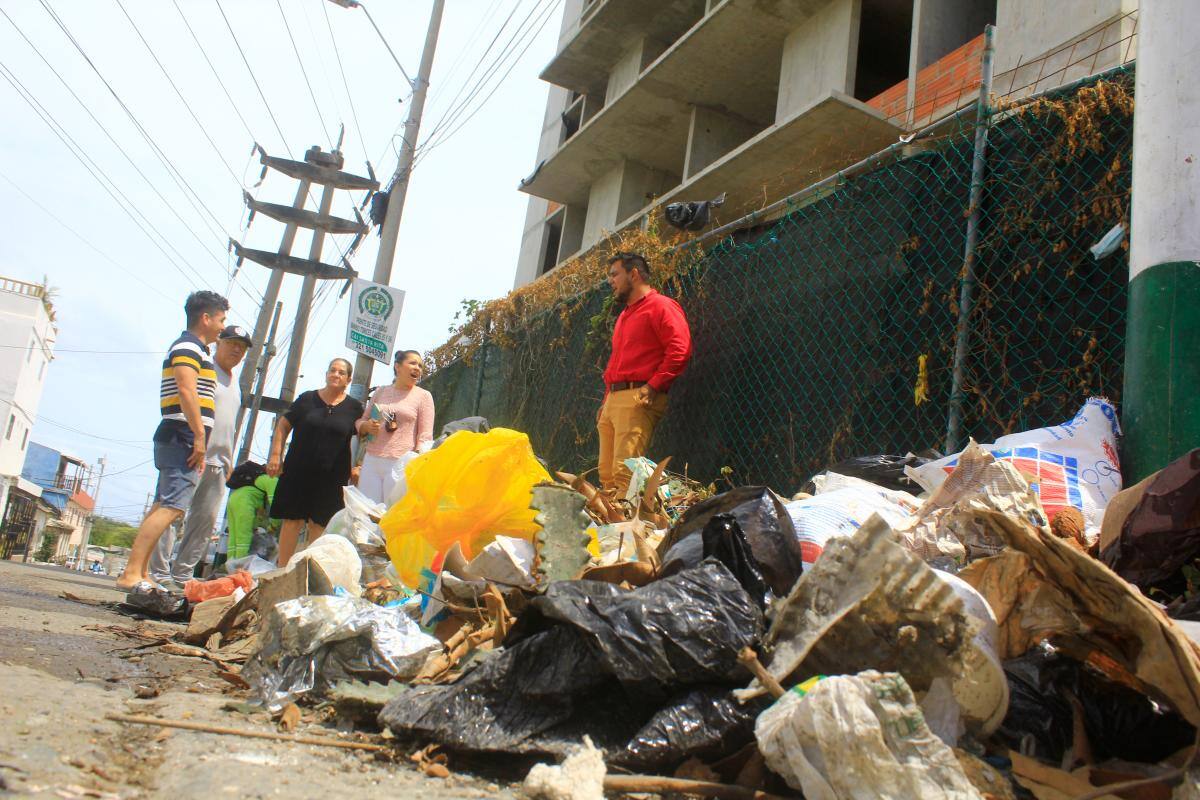 “Nos abandonaron”: vecinos del edificio Aquarela viven su propio drama