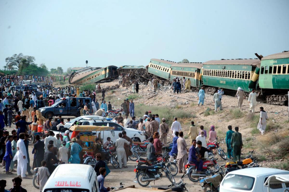 Accidente de tren en Pakistán dejó más de 20 muertos