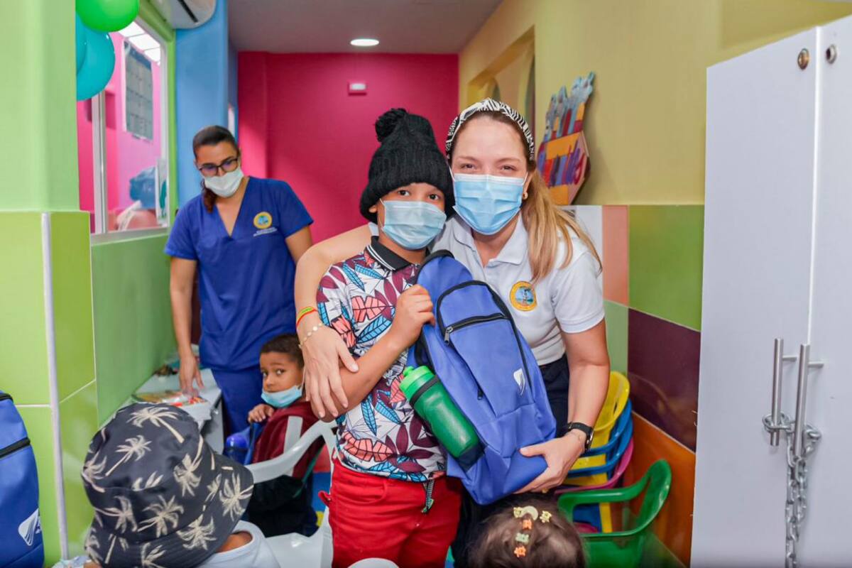 Pacientes de la Casa del Niño Hospital Infantil recibieron kits escolares